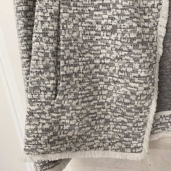 ❤️Host Pick❤️ Club Monaco Belted Blazer - Picture 8 of 13